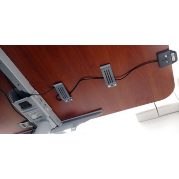 ДЕРЖАТЕЛИ KM-4Б БЕЛЫЕ ДЛЯ ФИКСАЦИИ И КРЕПЛЕНИЯ ПРОВОДОВ 2