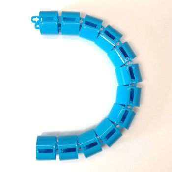 КАНАЛ ДЛЯ ПРОВОДОВ ПИСЬМЕННОГО СТОЛА ГИБКИЙ ВЕРТИКАЛЬНЫЙ А-740 (МОД.2) ГОЛУБОЕ НЕБО БЕЗ МЕТАЛ. ОСНОВАНИЯ 4