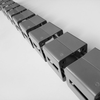 УДАВ-24 (1570 ММ) СЕРЫЙ ГИБКИЙ КАБЕЛЬ-КАНАЛ КВАДРАТНОГО СЕЧЕНИЯ ОТ ПОТОЛКА К ПОЛУ ИЛИ СТОЛУ 3