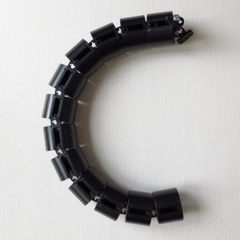 КАБЕЛЬ КАНАЛ ДЛЯ ПРОВОДОВ ПИСЬМЕННОГО СТОЛА ГИБКИЙ ВЕРТИКАЛЬНЫЙ M-740BL (mod.2 matte surface) ЧЁРНЫЙ 3