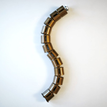 КАНАЛ ДЛЯ ПРОВОДОВ СТОЛА ГИБКИЙ COLOR DESK A-740 BRONZE METALLIC БРОНЗОВЫЙ МЕТАЛЛИК С МАЛЫМ МЕТАЛЛИЧЕСКИМ ОСНОВАНИЕМ