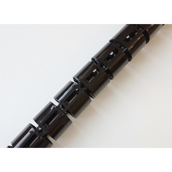 КАНАЛ ДЛЯ ПРОВОДОВ ПИСЬМЕННОГО СТОЛА ГИБКИЙ ВЕРТИКАЛЬНЫЙ А-740-Ч (140-1) ЧЁРНЫЙ С БОЛЬШИМ МЕТАЛ. ОСНОВАНИЕМ