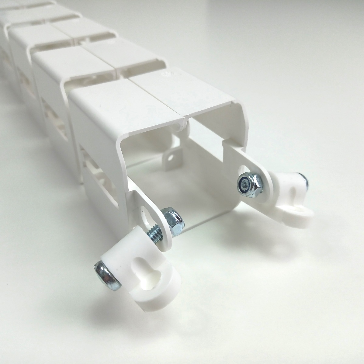 Квадратный белый